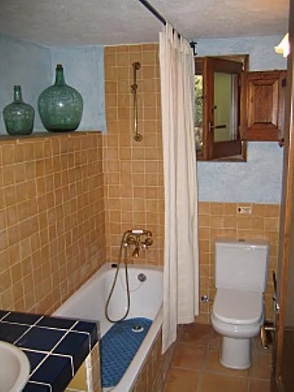 Farm stay Mas Fuselles Villa Cornella de Terri